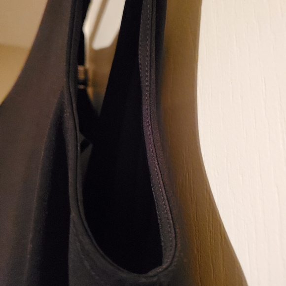 Ladies sleeveless Kenneth Cole Reaction size large black top - Picture 8 of 9